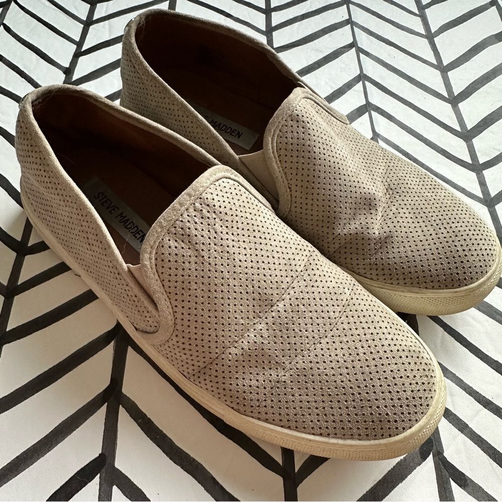 Steve Madden Size 8.5 Zarayy Beige Dotted Slip on Canvas Sneakers